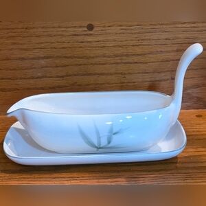 Elegant White and Green Rectangular Plate